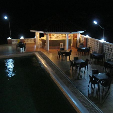 Fisherman'S Inn Hotel Florence Hall Bagian luar foto