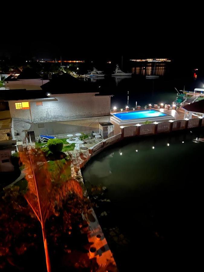 Fisherman'S Inn Hotel Florence Hall Bagian luar foto