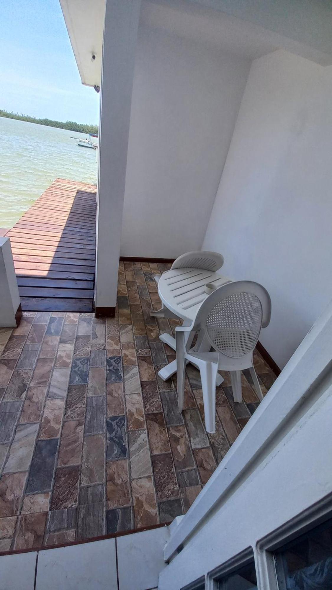 Fisherman'S Inn Hotel Florence Hall Bagian luar foto