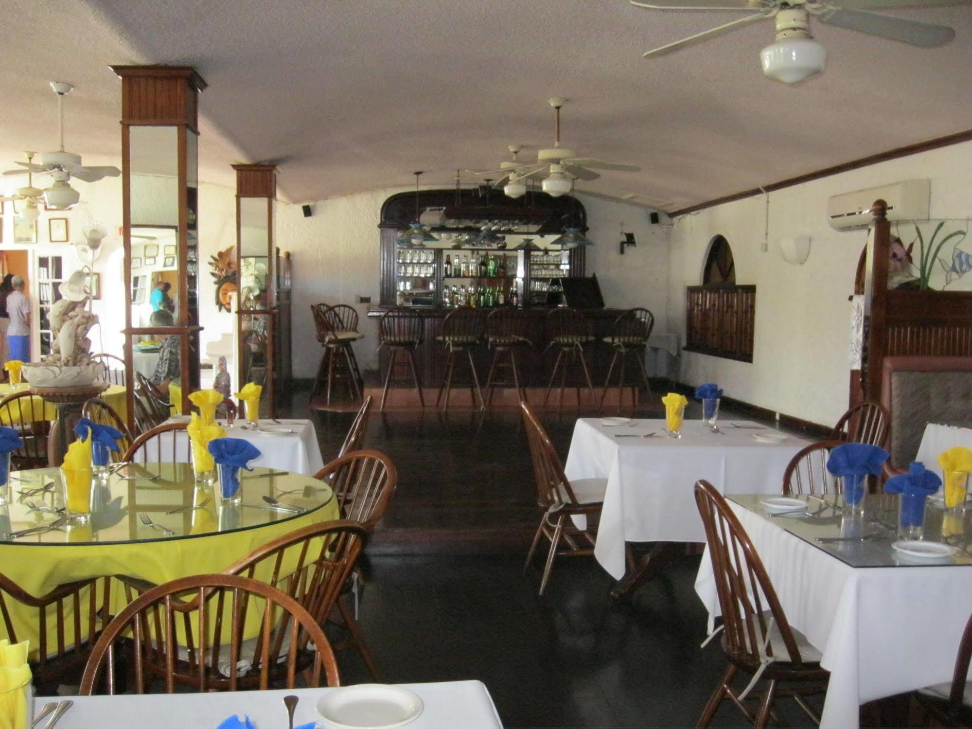 Fisherman'S Inn Hotel Florence Hall Bagian luar foto